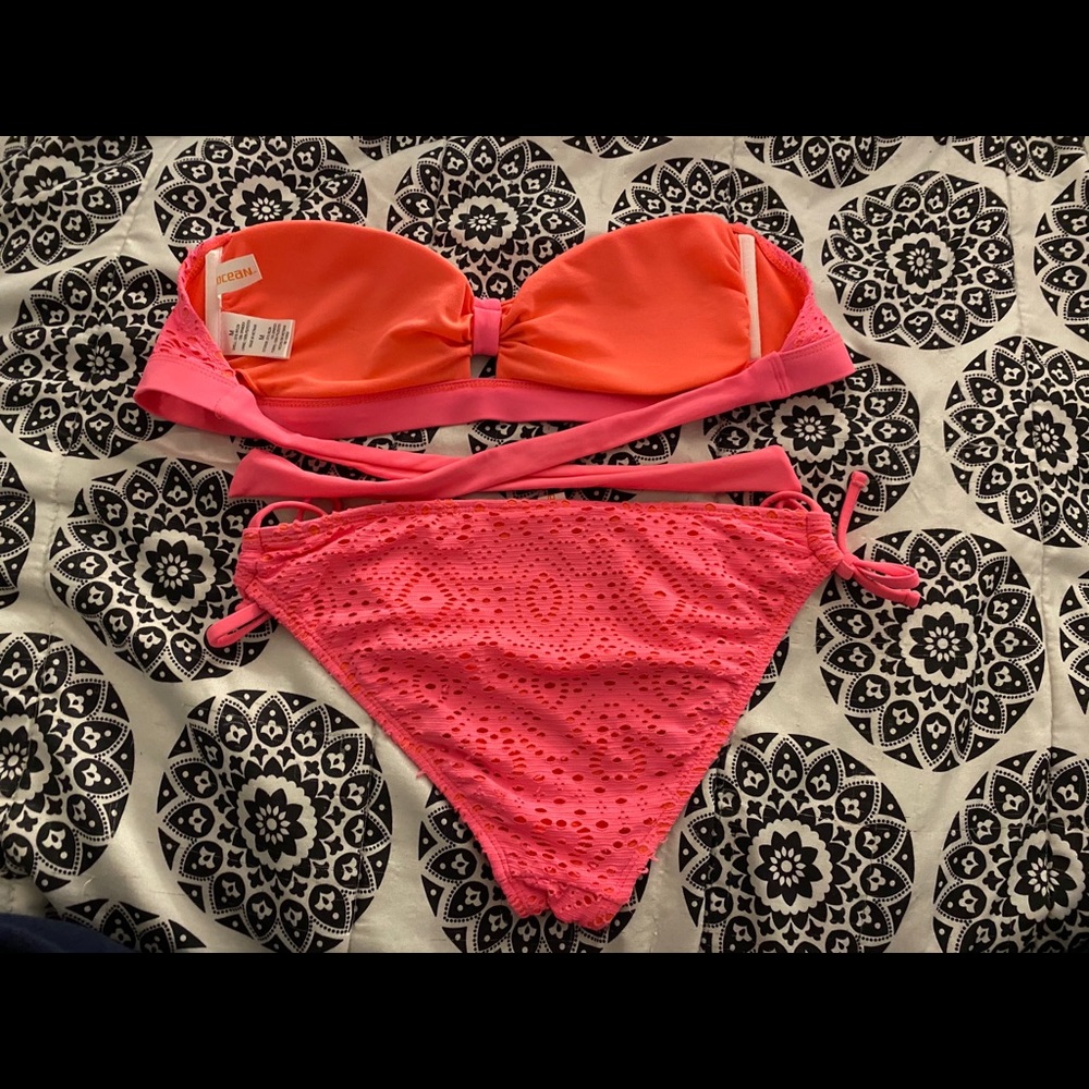 Bikini Set - Picture 2 of 3